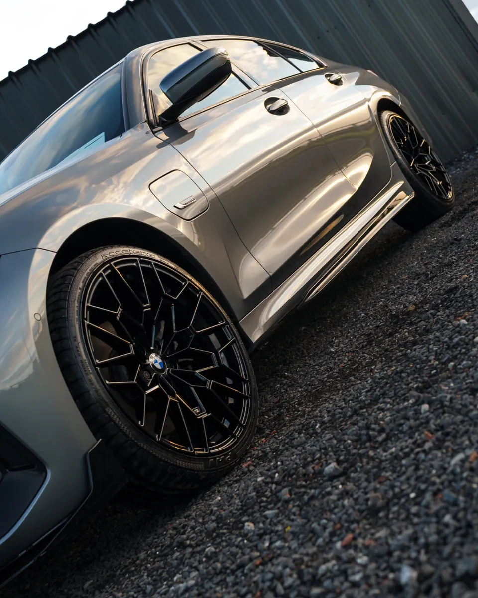 BMW 330E M SPORT - Image 2