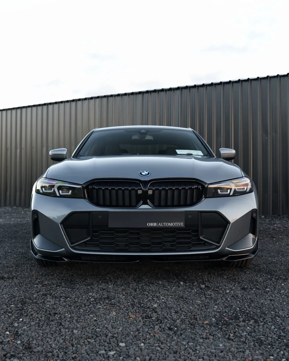 BMW 330E M SPORT - Image 3