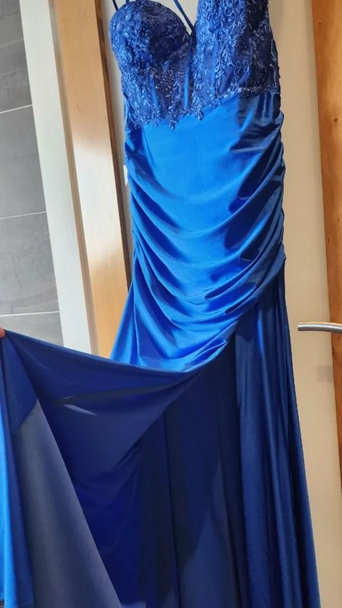 Debs dress TY dress - Image 3