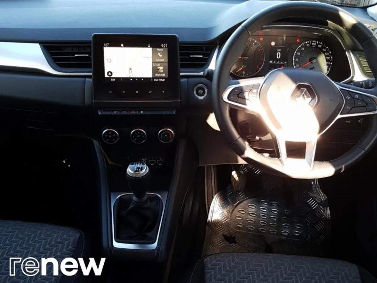 Renault Captur 1.0 TCe Limited Renault Warranty T - Image 2