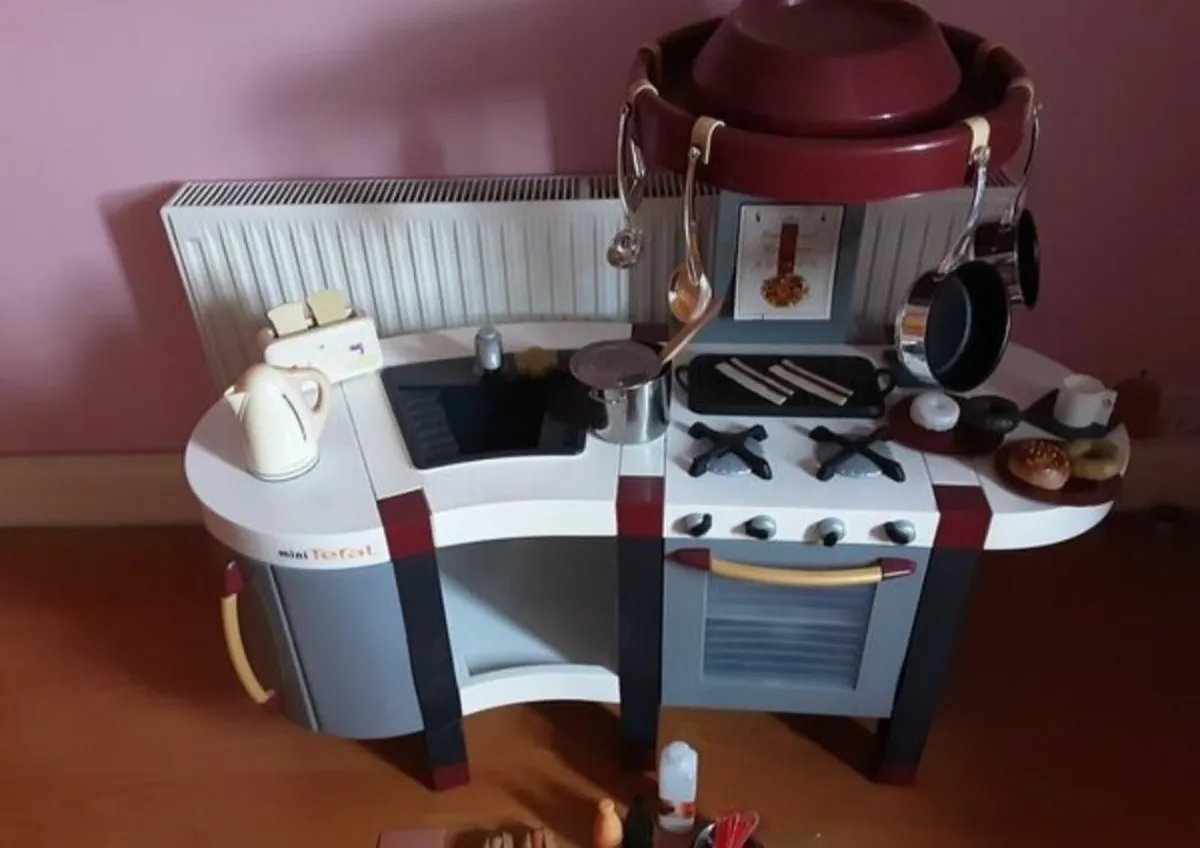 Play Kitchen - Image 2