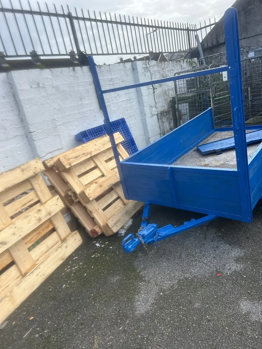 8 x4 builders trailer: free jockey wheel - Image 1