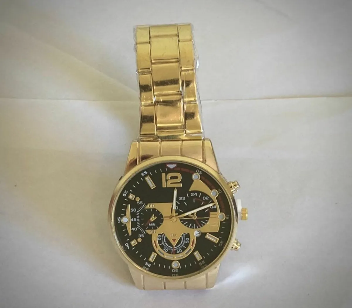 Luxury Gold Men’s Quartz Watch - New & Unused - Image 3