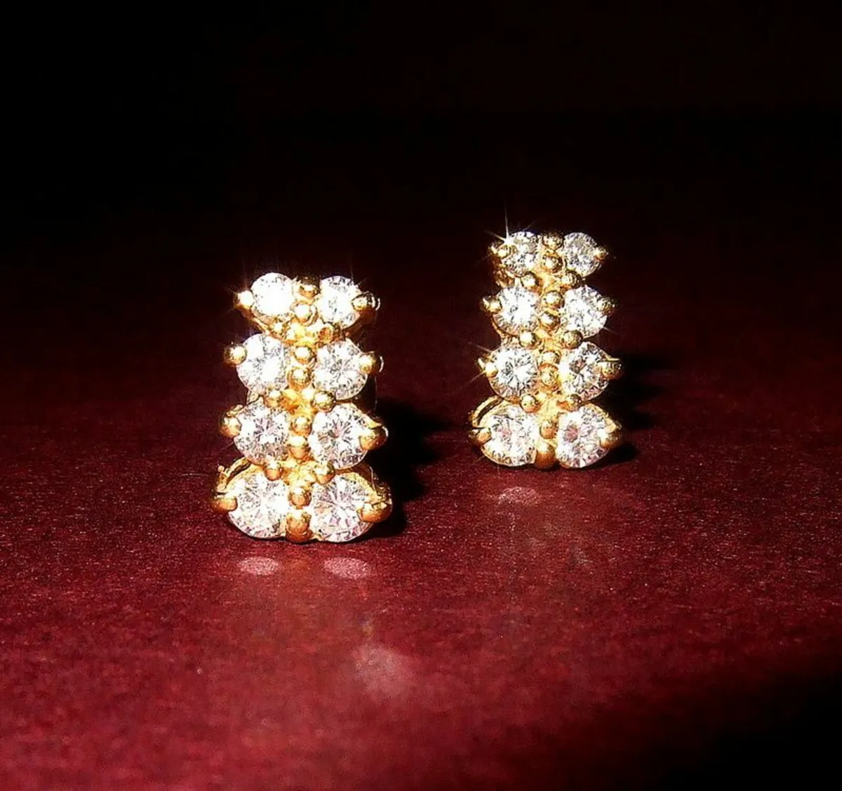 Vintage Hallmarked 18ct Gold/Diamond Earrings - Image 4