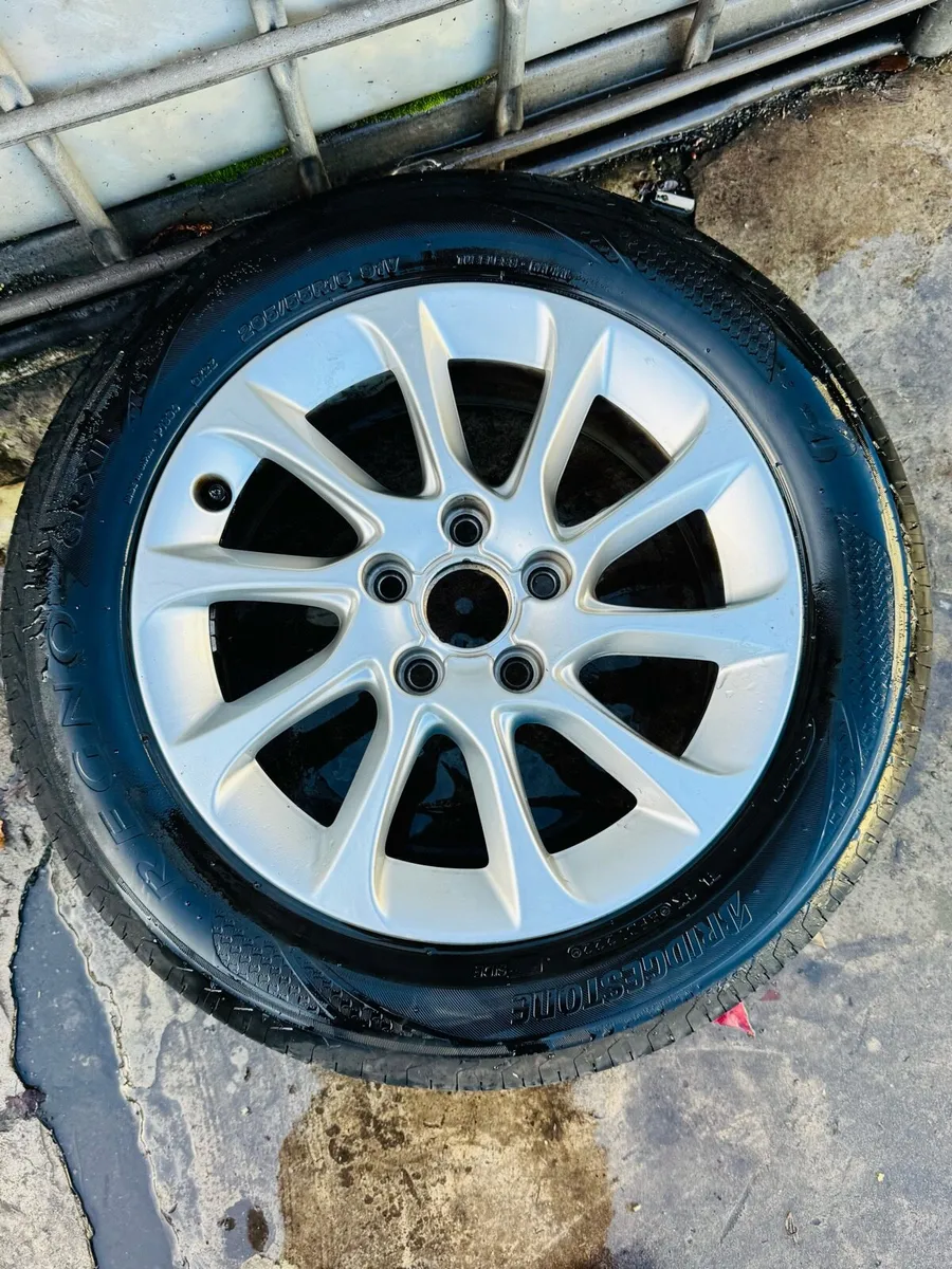 Full Set Alloys wheels in Excellent Cond QuickSale - Image 2