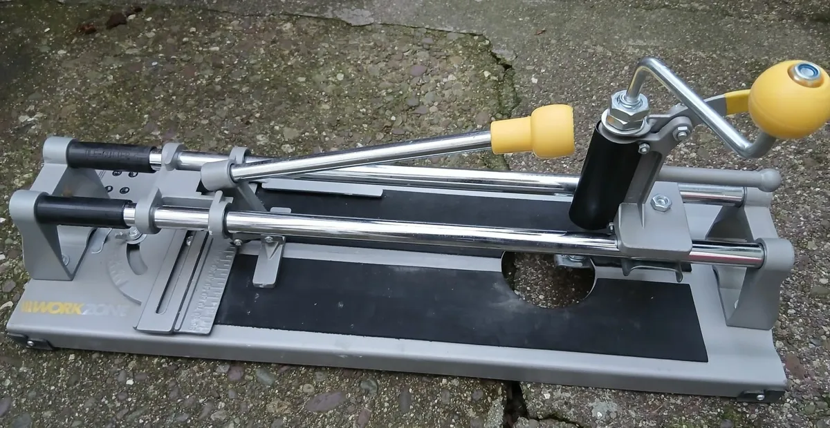 Tile Cutter - Image 1