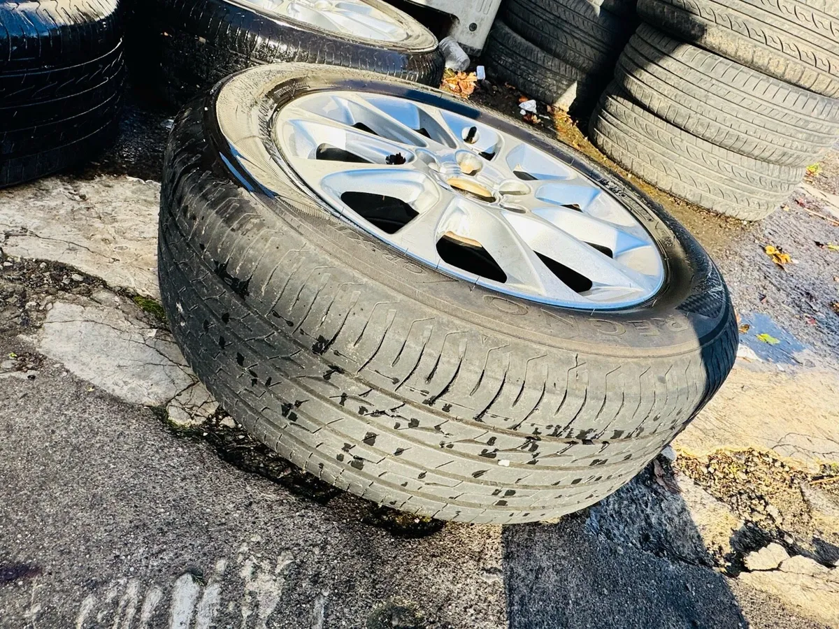 Full Set Alloys wheels in Excellent Cond QuickSale - Image 4