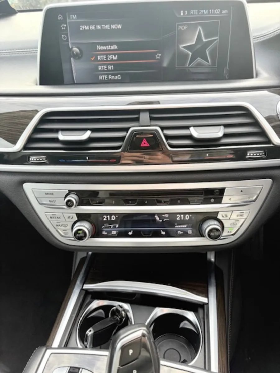 BMW 7-Series 2017 - Image 3