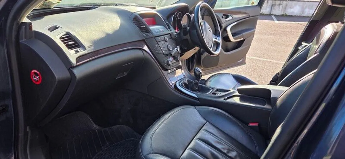 2011 Opel Insignia - Image 2