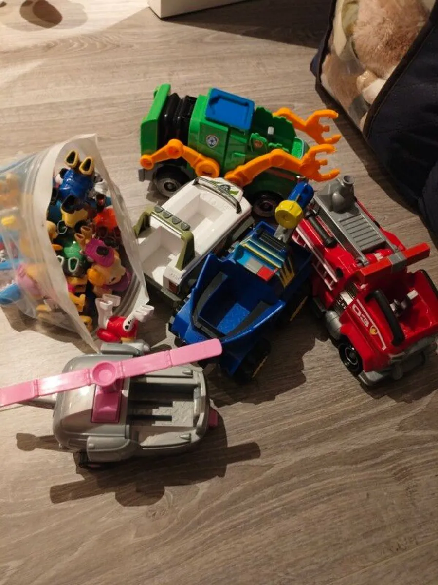 Toys - Image 3