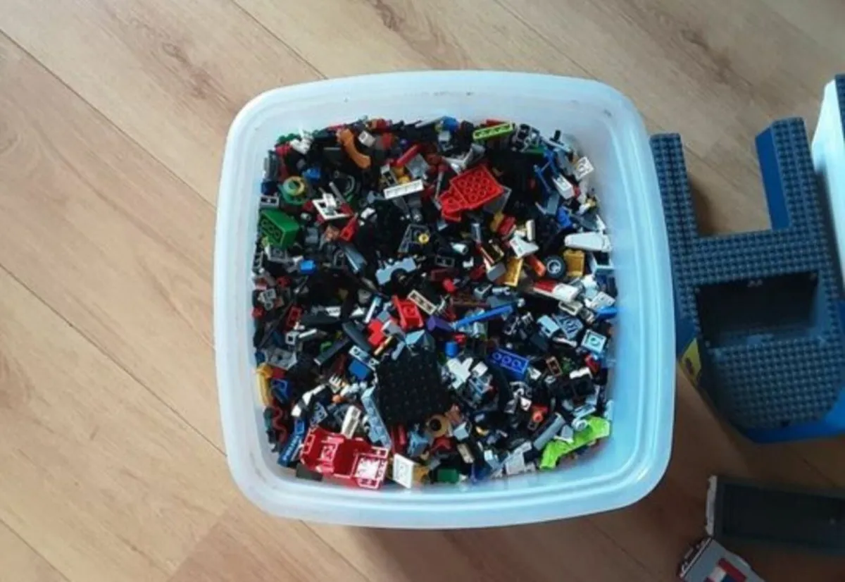 Huge box of Lego - Image 3