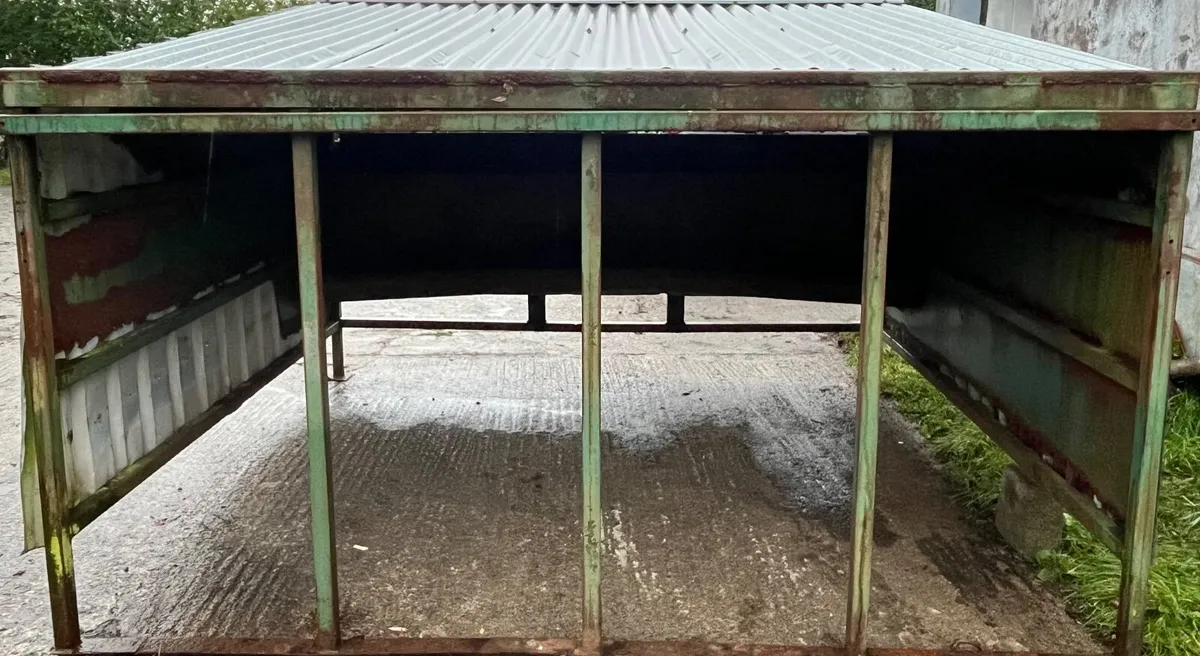 Cattle barriers/ Creep feeder/ sheep feeder - Image 2