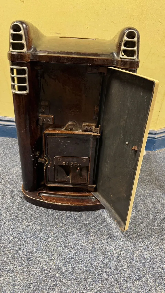 Vintage Stove - Image 2