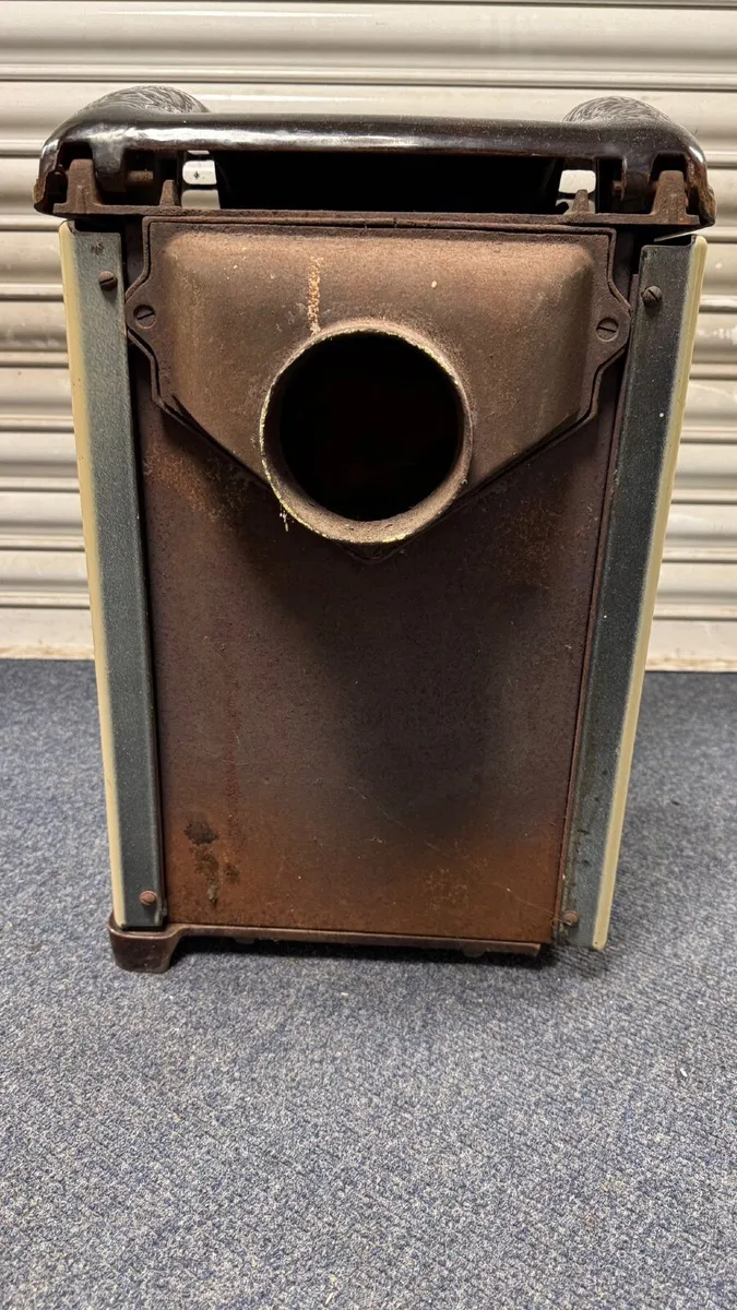 Vintage Stove - Image 3