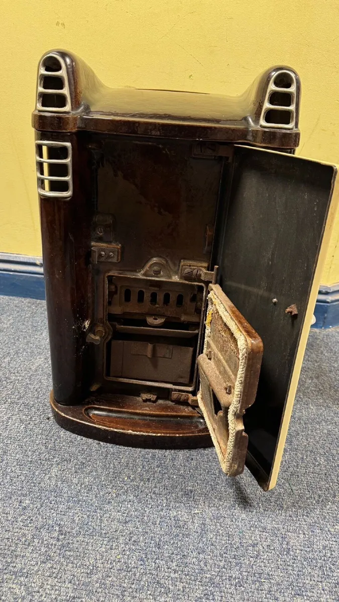 Vintage Stove - Image 4