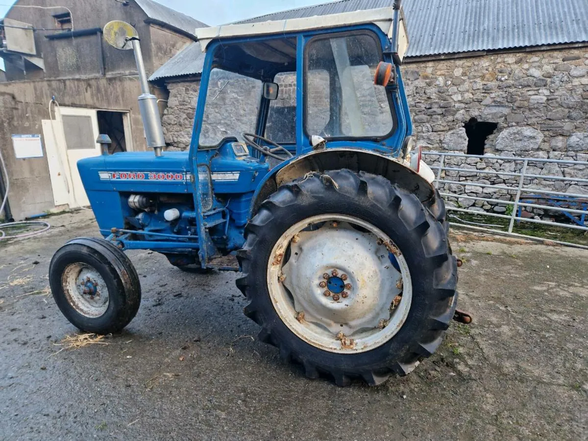 Ford 3000 Tractor - Image 3