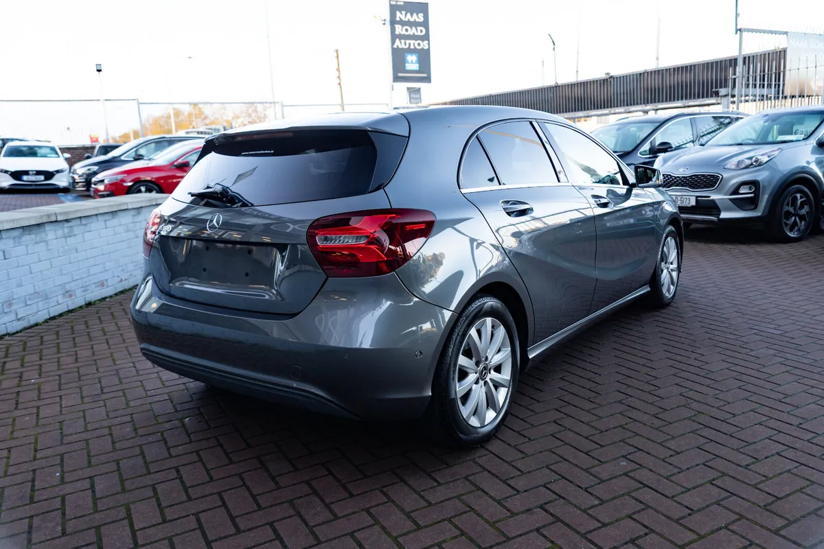 1.6 PETROL  HATCH 5DR AUTOMATIC - Image 3