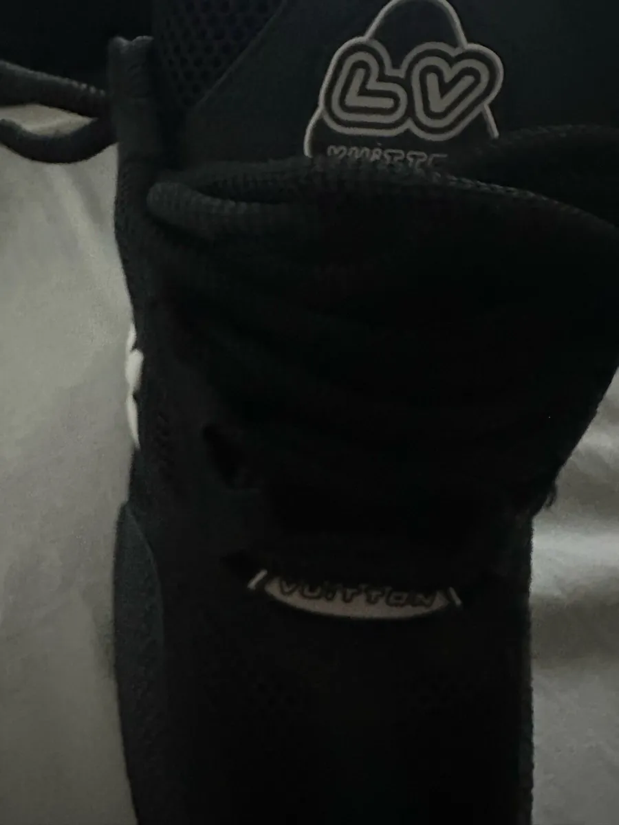 Lv skates - Image 3