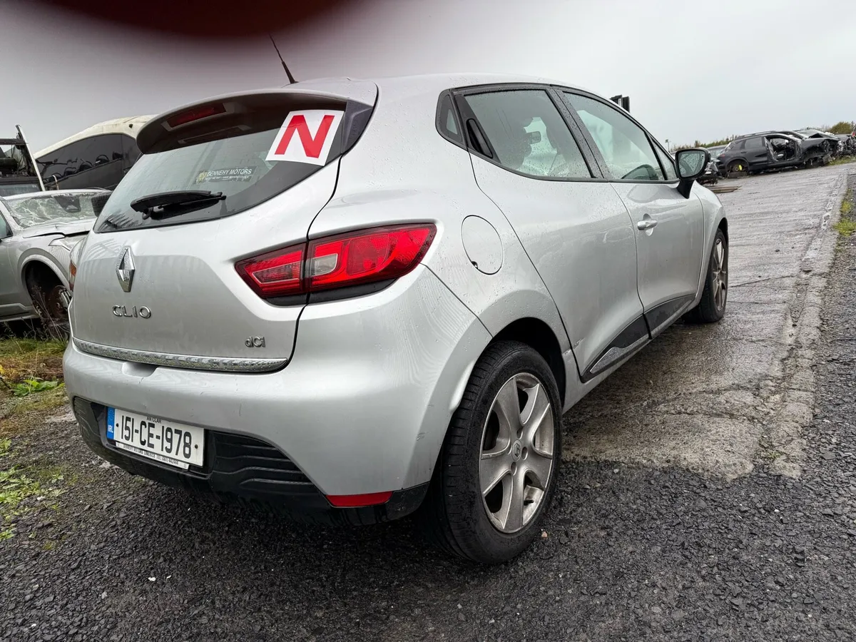 2015 Renault Clio 1.5dci NEEDS ENGINE - Image 4