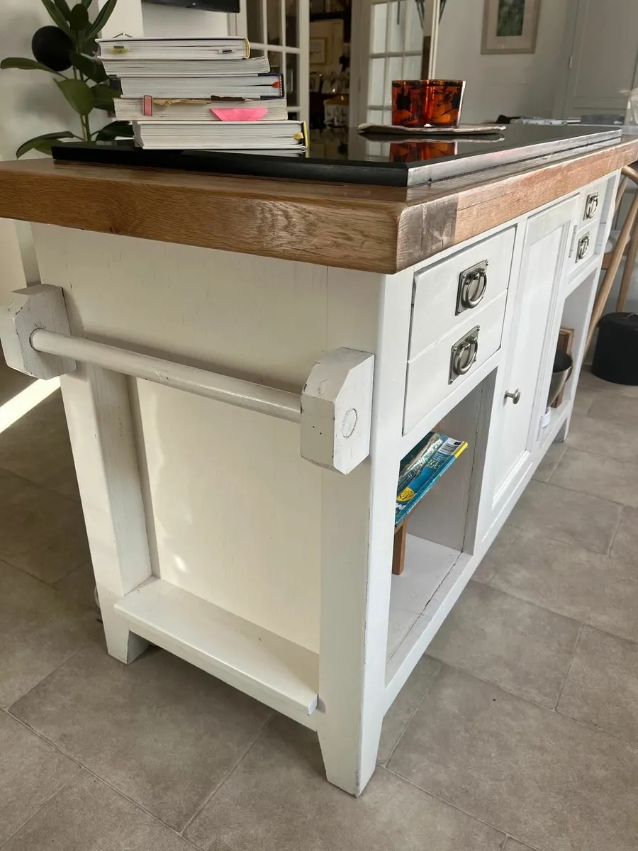Kitchen Island - Image 4