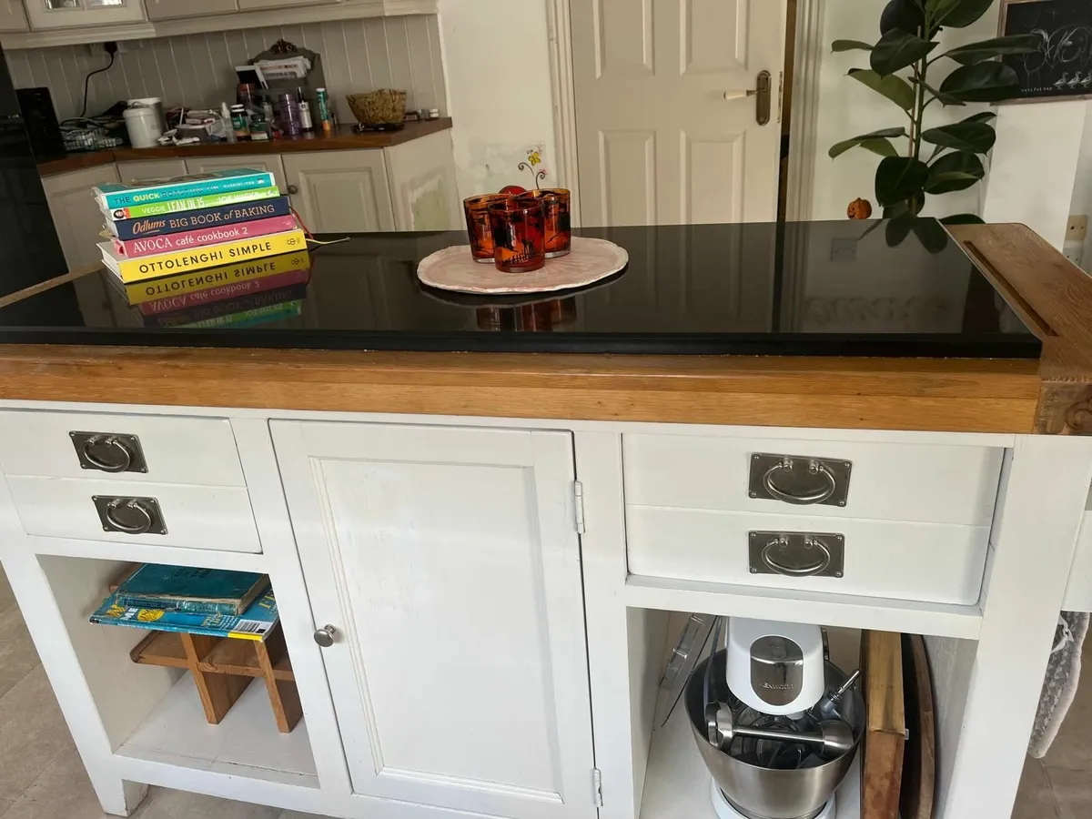 Kitchen Island - Image 1