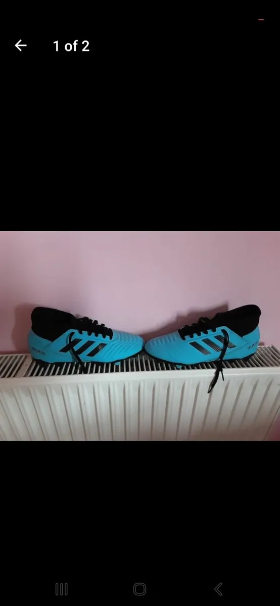 Ladies/Girls Adidas Predator Football Boots - Image 1