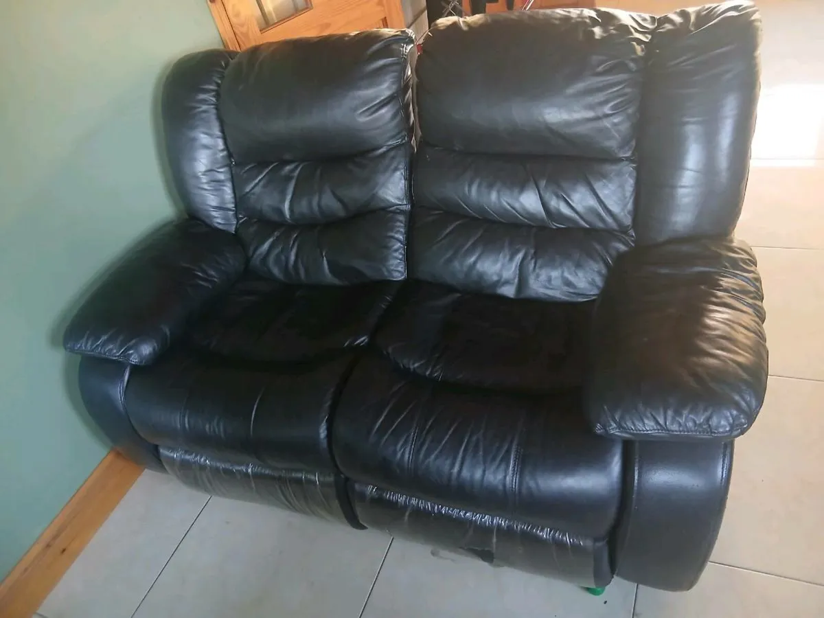 Recliner 2 seater - Image 1