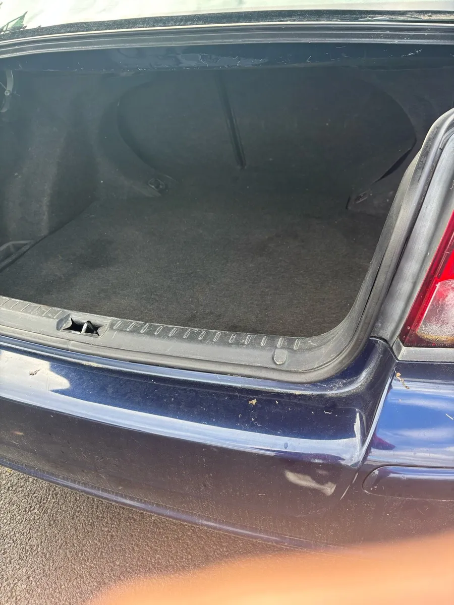 Toyota Avensis - Image 2