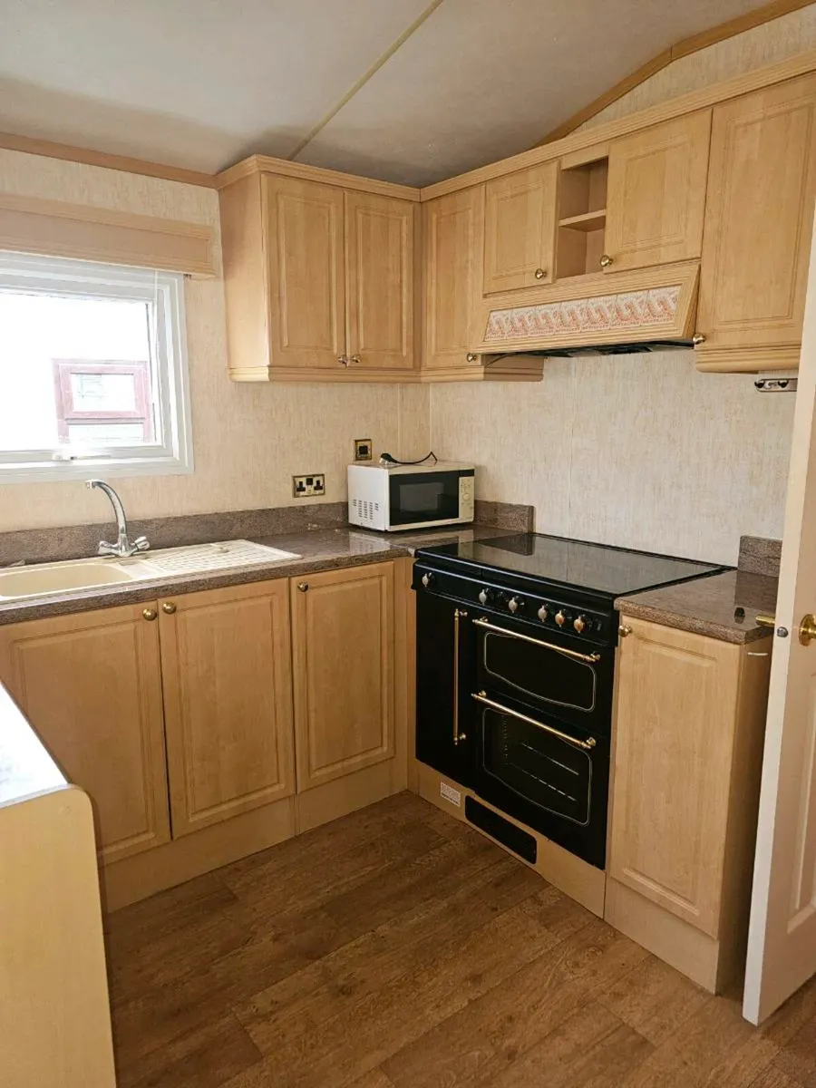 BK Caprice - Image 3