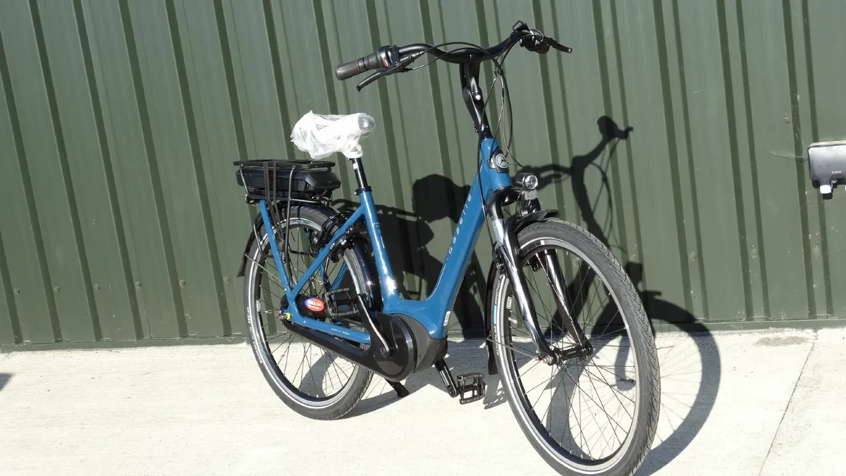 Gazelle Orange C8 HMB electric bike (small frame) - Image 1