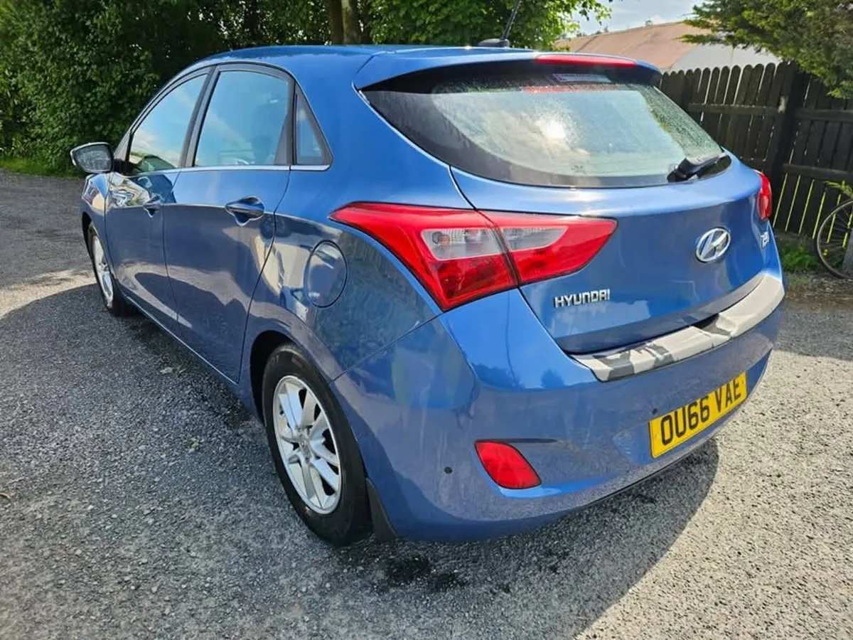 2016 Hyundai i30 - Image 2