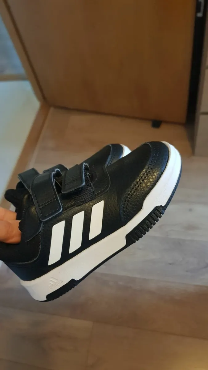 Toddler Adidas shoes size 26 - Image 2