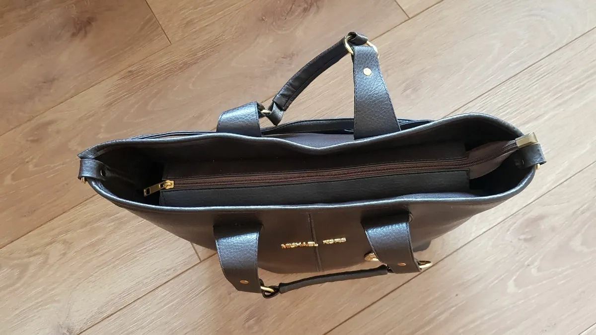 handbag- MK-leather  BRAND NEW - Image 3