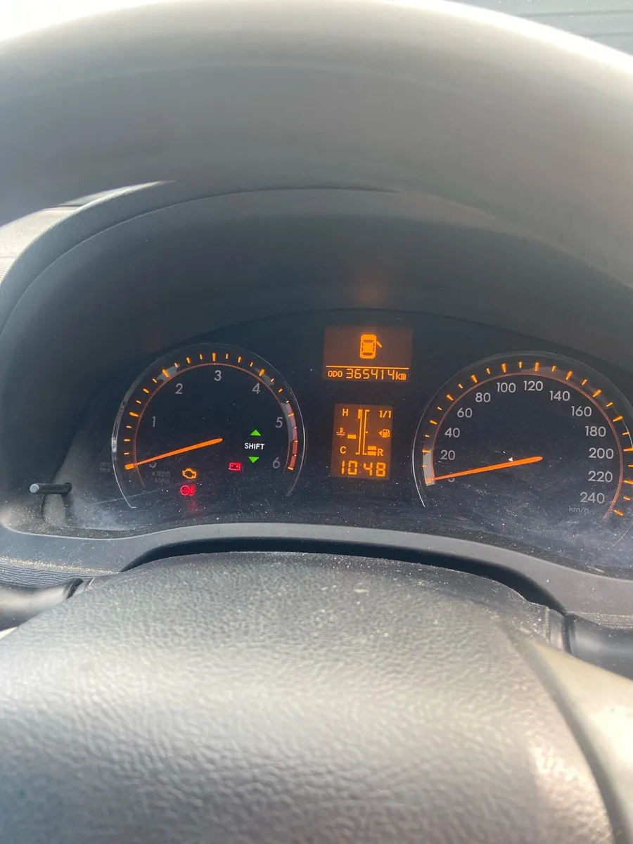 2010 Toyota Avensis 1.9 Diesel - Image 3