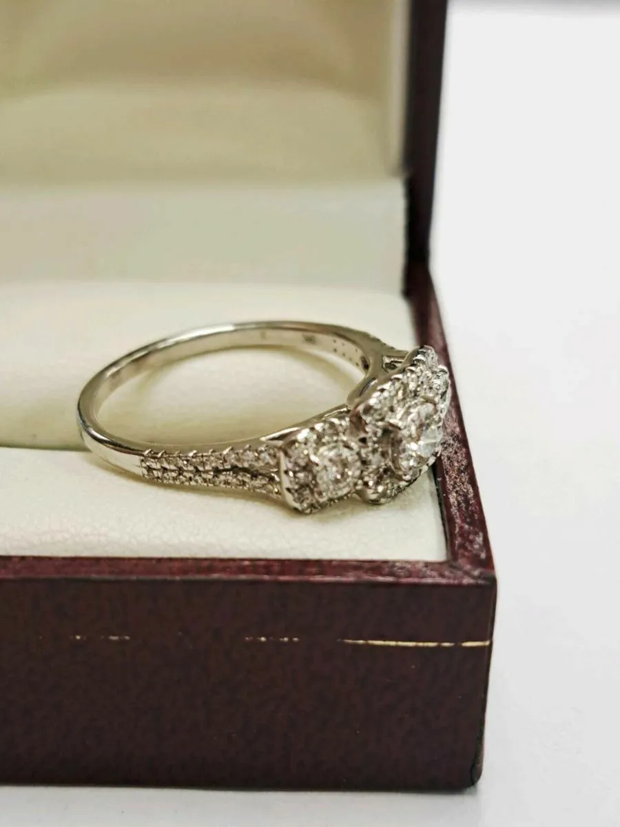 9K White Gold Diamond Ring 9CT - Image 3