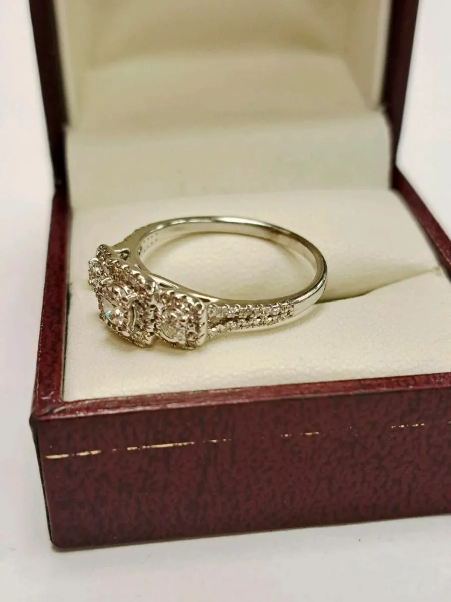 9K White Gold Diamond Ring 9CT - Image 2