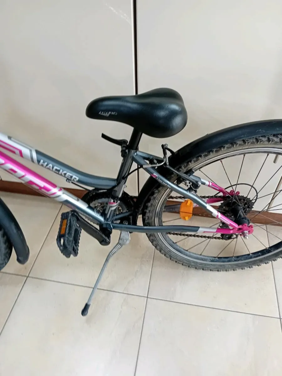 GIRLS BIKE 24 INCH WHEELS AS NEW - Image 2