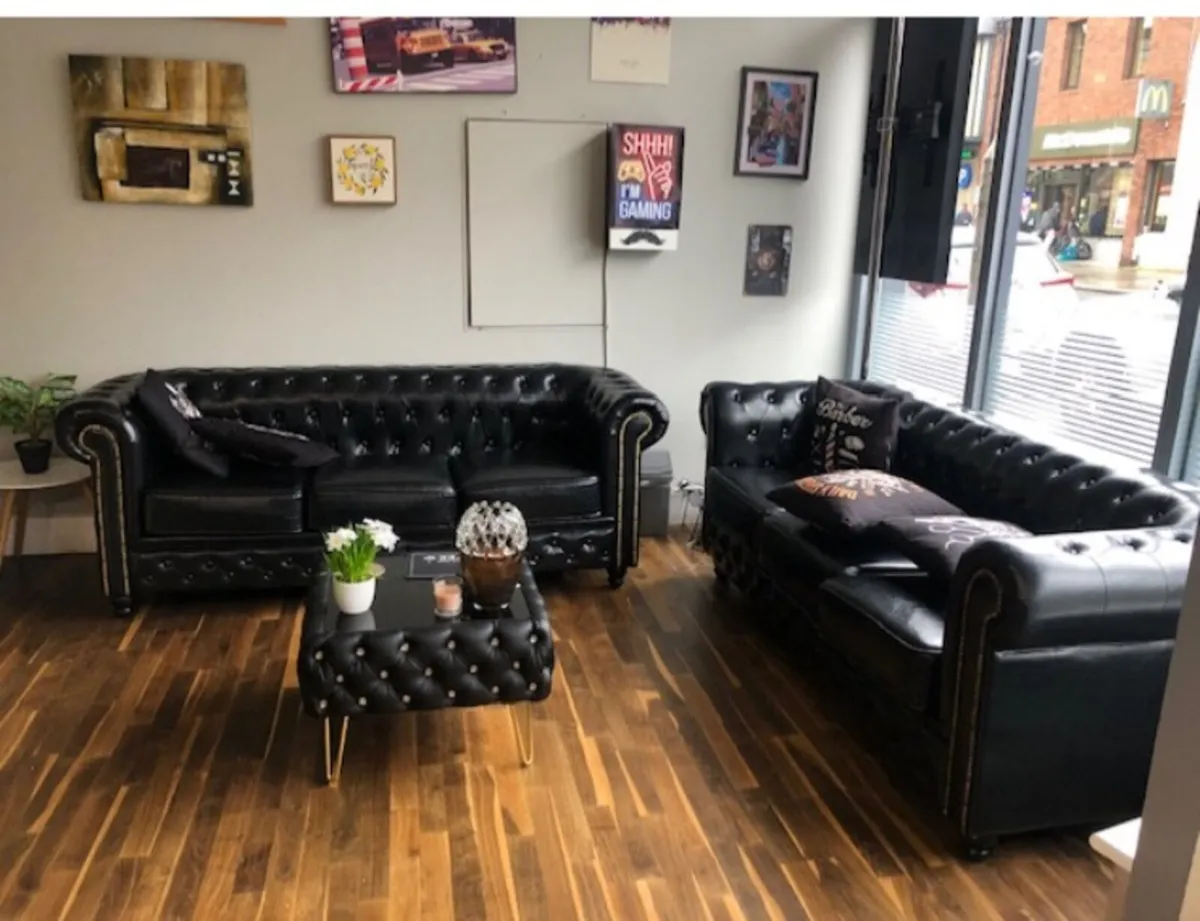 Barber shop fittings - Image 1