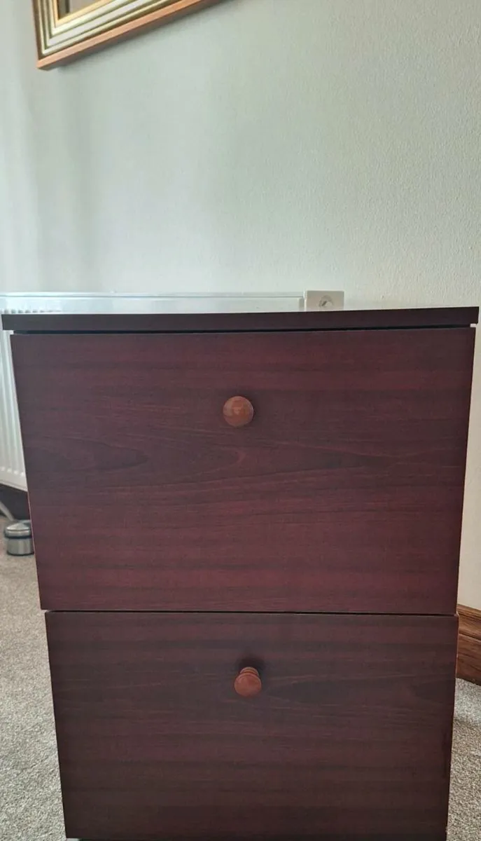 2 Drawer Chest - Image 1