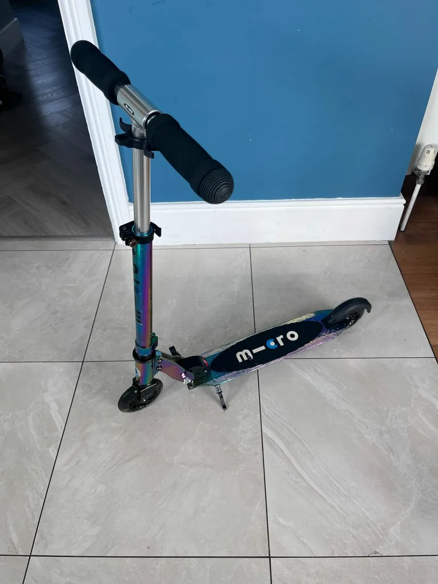 Micro Sprite Classic LED Neochrome Scooter - Image 1