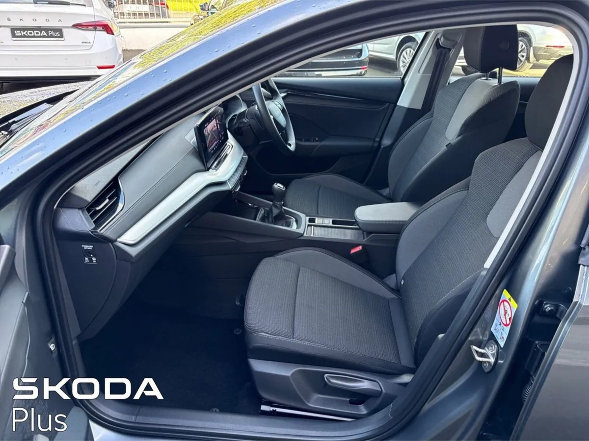 Skoda Octavia Selection 1.5tsi 115HP - Image 3