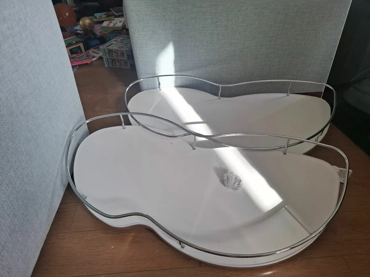 Kitchen Le Mans Kidney unit