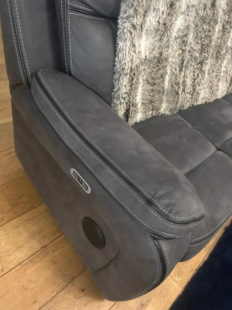 Like new dfs sofa - Image 1