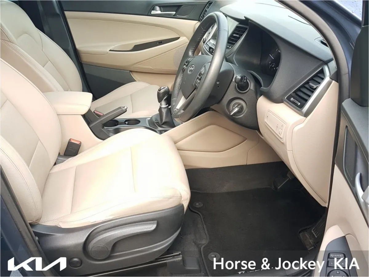 Hyundai Tucson 1.7 D Executive SE - Image 3