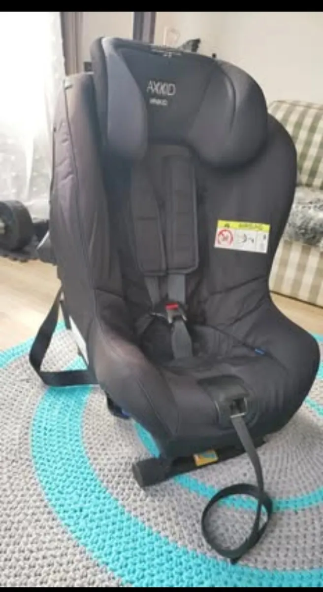AxKid miniKid car seat - Image 1