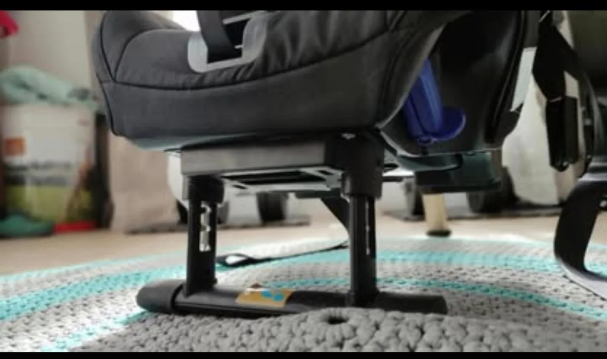 AxKid miniKid car seat - Image 3