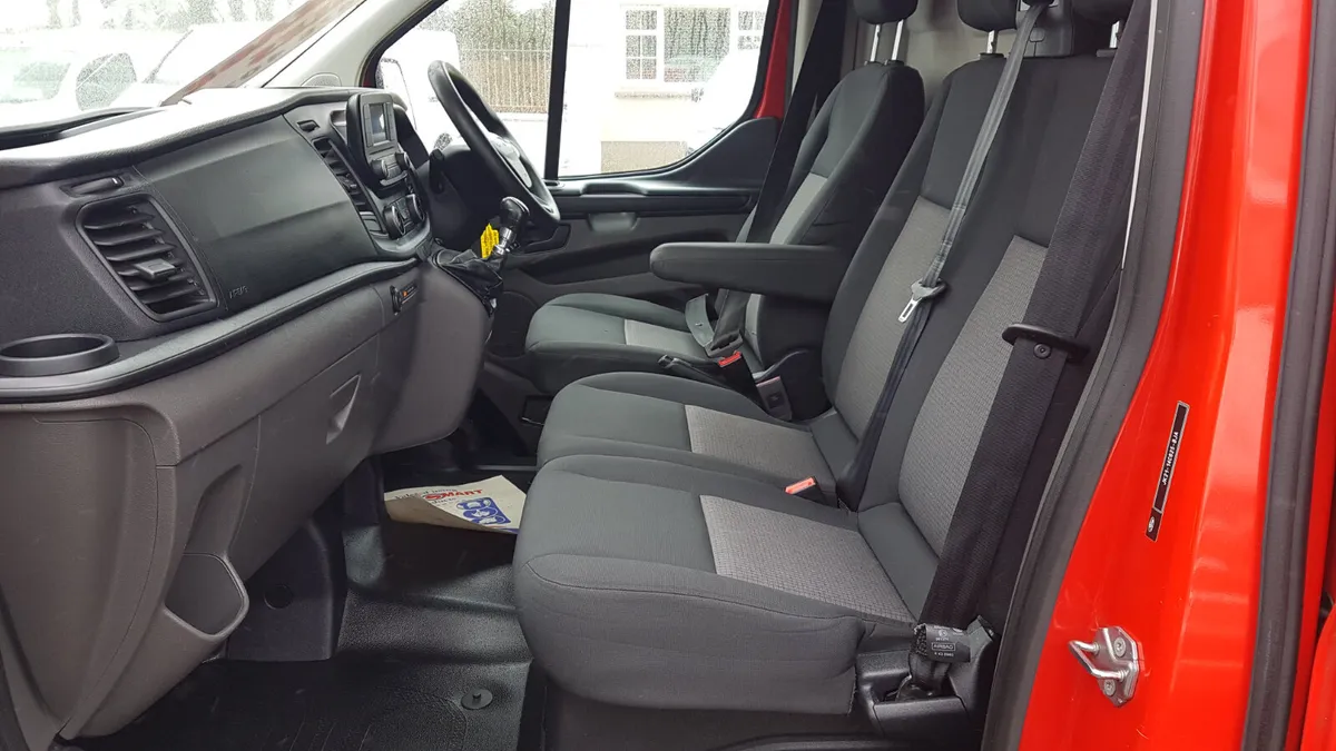 Ford Transit CUSTOM AS NEW 95KM VAT INVOICE - Image 4