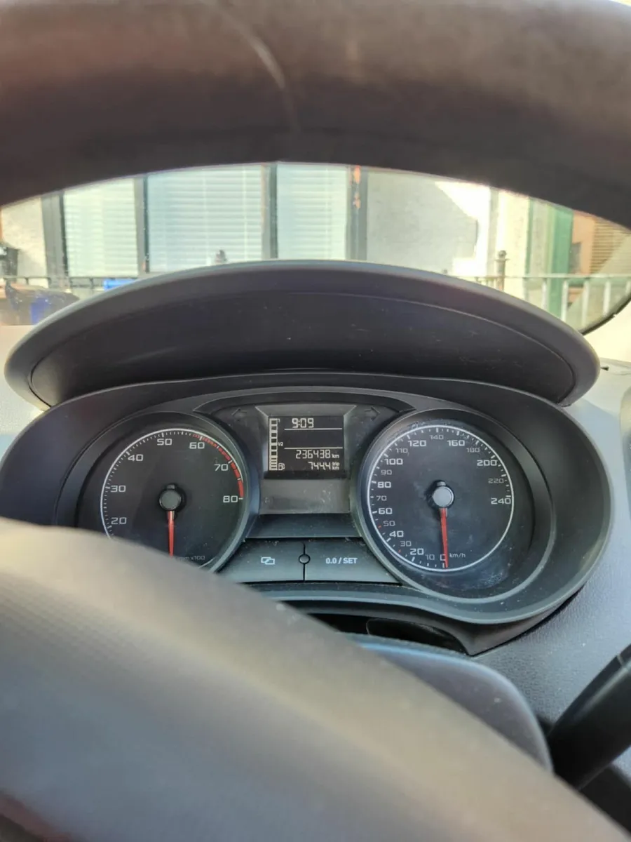 SEAT Ibiza 2013 - Image 2