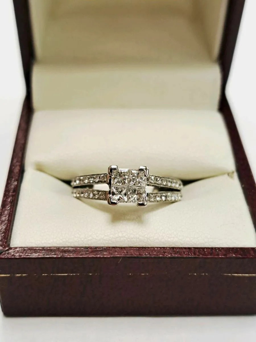 9K White Gold Diamond Ring 9CT - Image 1