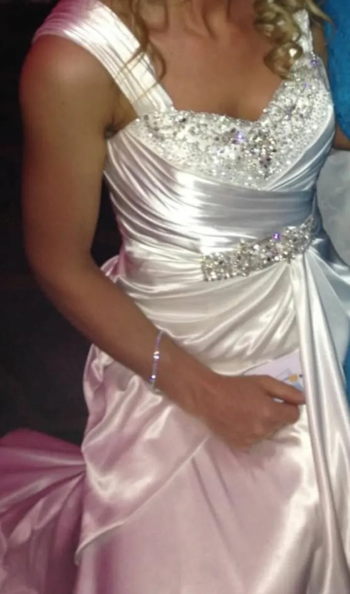 Wedding dress - Image 2